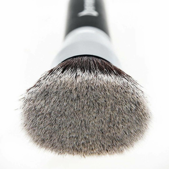 Flat Top Kabuki Foundation Brush - Professional High Density Makeup Brush - Picture 3 of 5